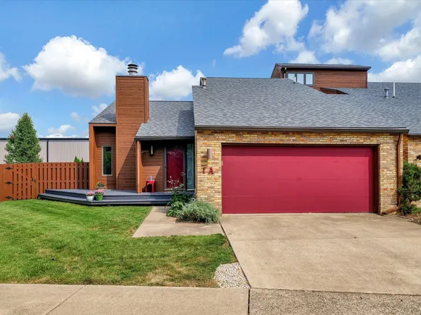 1 Lyndhurst Village Ct APT A, Savoy, IL 61874