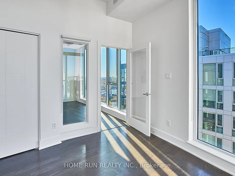 40 Nepean St #2703 — Photo 20