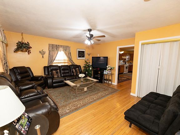 5th image of 422 S Willow Ave