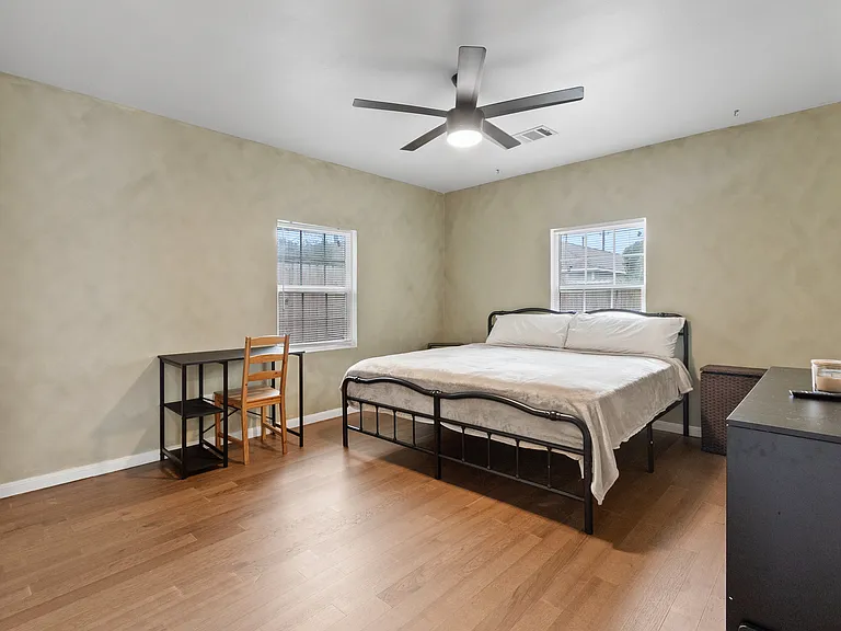 5710 Newport St — Photo 17