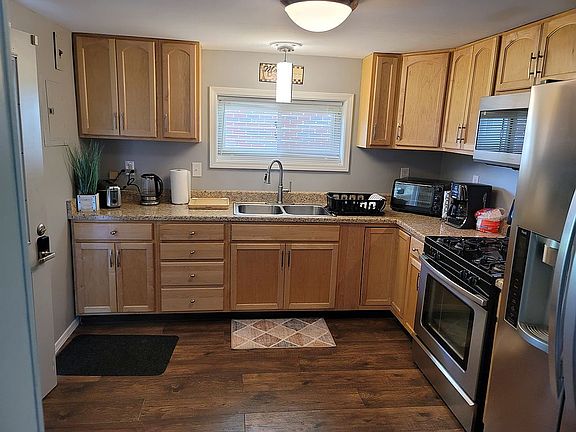 5th image of 612 E Market St