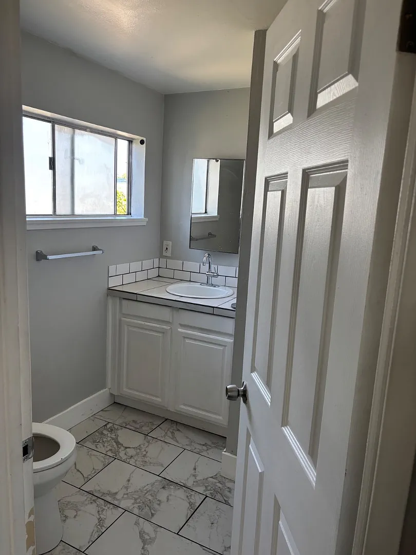 614 B St — Photo 2