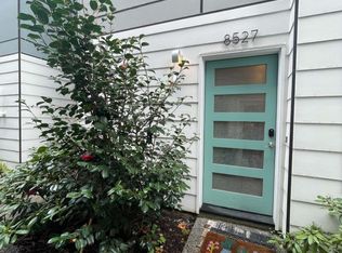 8527 Interlake Ave N, Seattle, WA 98103