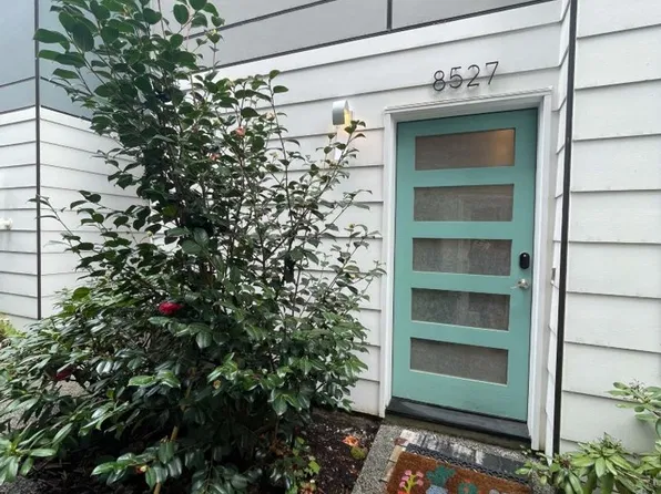 8527 Interlake Ave N, Seattle, WA 98103