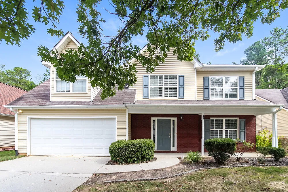 4 bed, 2.0 bath, 2048 sqft, $3,050 — Photo 1