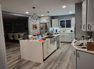 5037 Westmoreland Dr, Troy, MI 48085