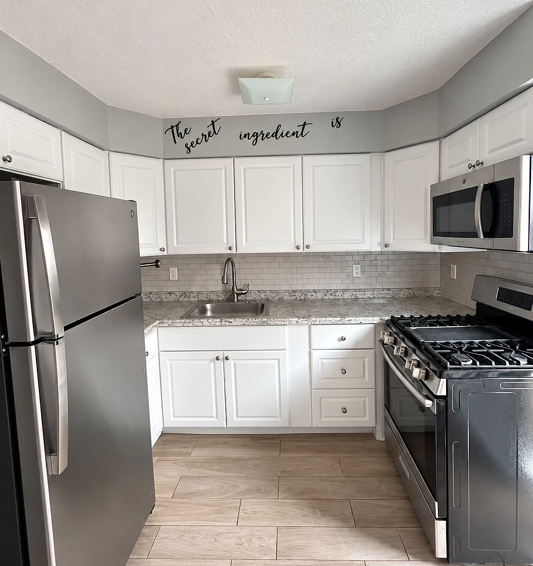 2 bed, 950 sqft, $2,000 — Photo 2