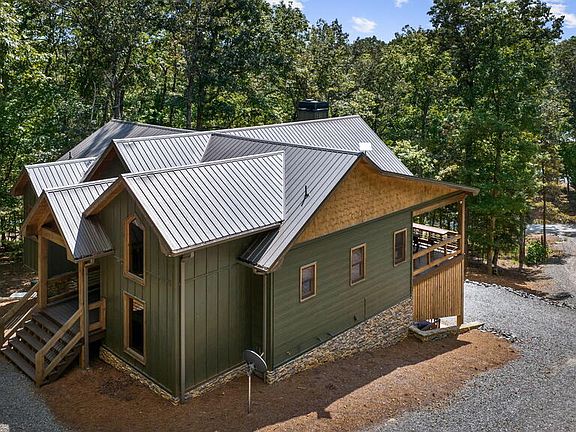 2nd image of 14 Riverbend Mnr