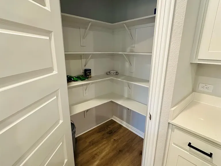 524 Hickory Ridge Dr — Photo 6