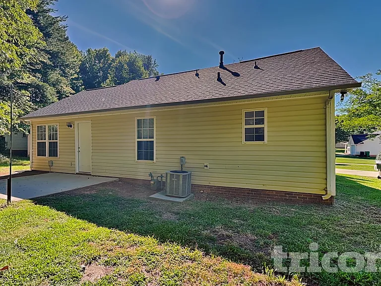 8820 Kismet Dr — Photo 15