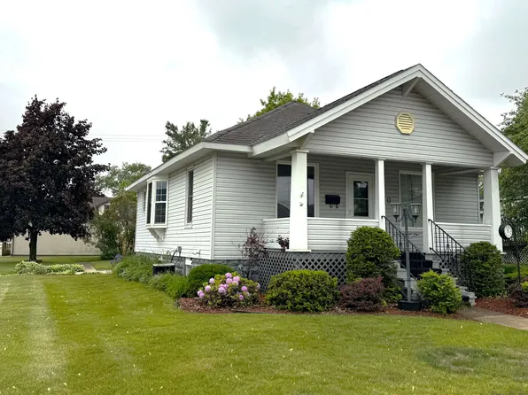 1201 18th Ave, Menominee, MI 49858