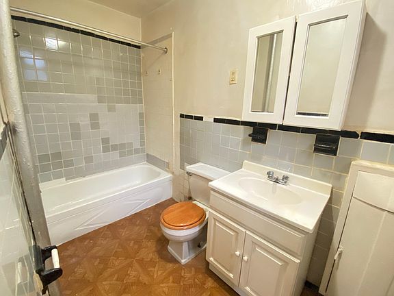 5th image of 159 Warburton Ave #1B