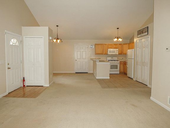 5th image of 401 Courtland St