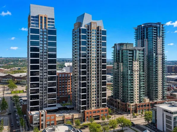 1320 W 1st St SE #806, Calgary, AB T2G 0G8
