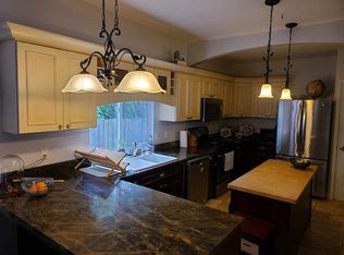 51 W Kirkwood Ave, Fairfield, IA 52556