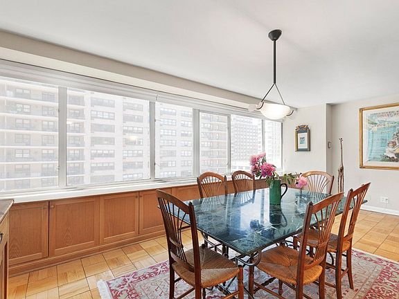 3rd image of 315 W 70th St APT 7L
