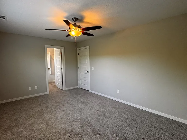 2369 E Amherst Aly — Photo 21