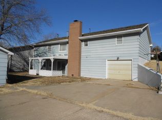 1107 Prairie Heights Ave, Larned, KS 67550