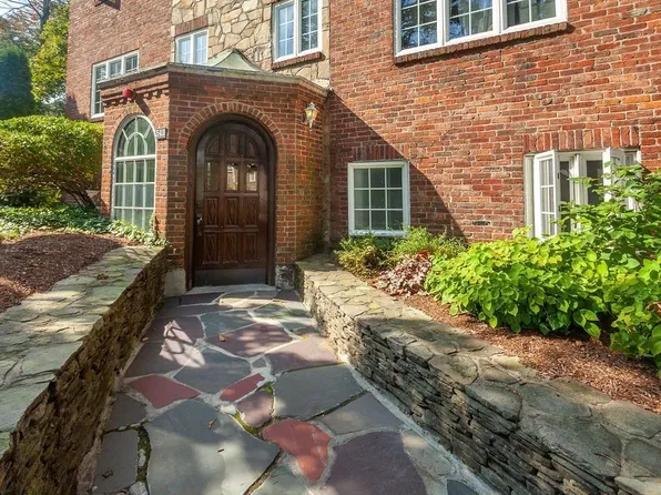 549 Centre St APT 3, Newton, MA 02458