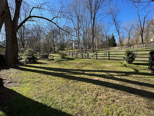 625 Royal Manor Rd #B — Photo 28