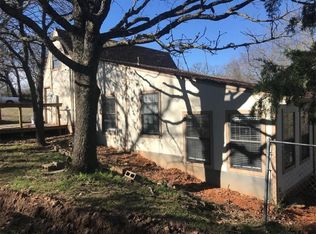 715 E Hull St, Denison, TX 75021