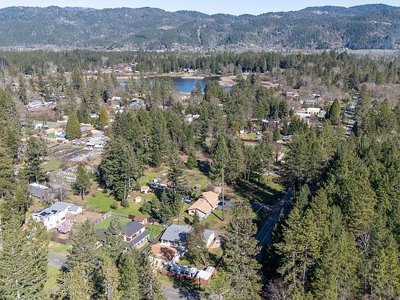 4th image of 2301 North Road Road