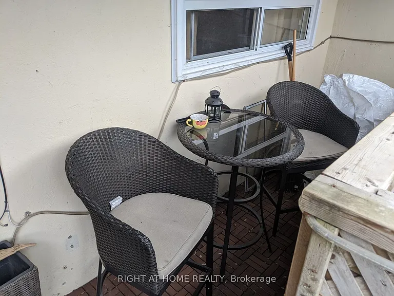 264 Monarch Park Ave #5 — Photo 3