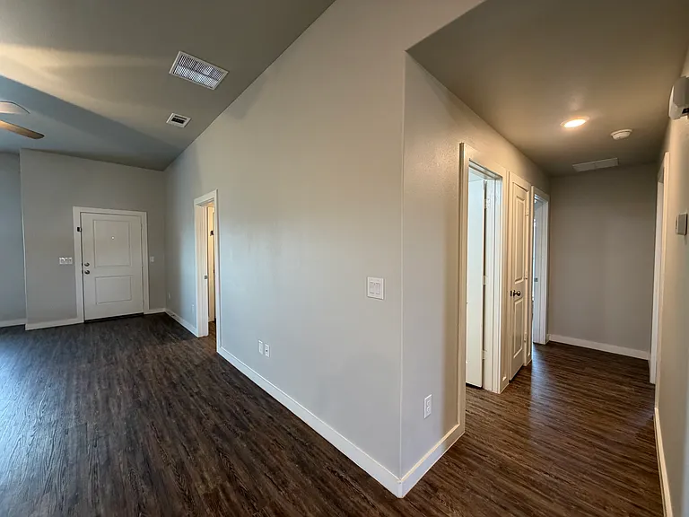 2911 Abbeville Ave — Photo 14