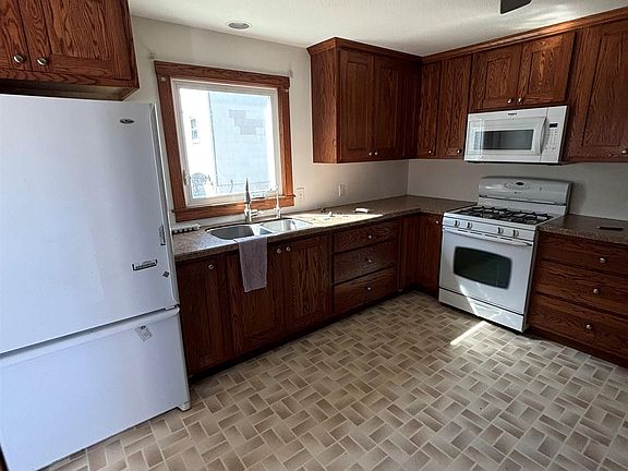 2nd image of 203 S Wooster St