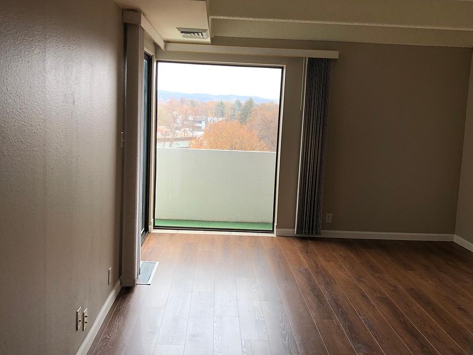 2nd image of 415 S Howes St APT 804