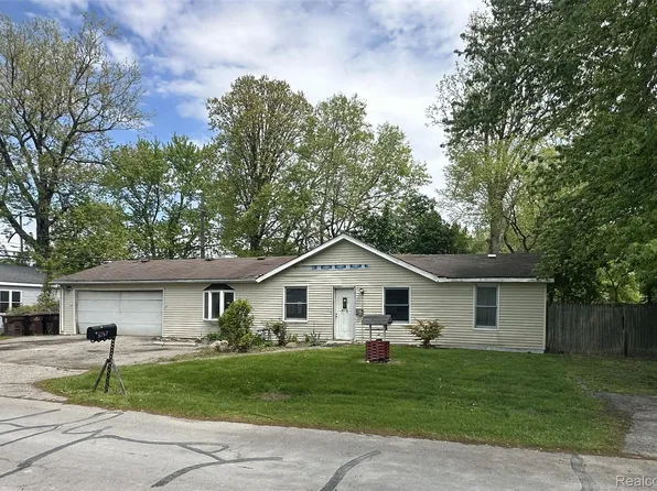 3357 Cloverdale St, Monroe, MI 48162