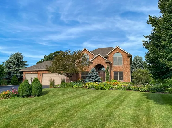 10821 E Riviera Dr, Spring Grove, IL 60081
