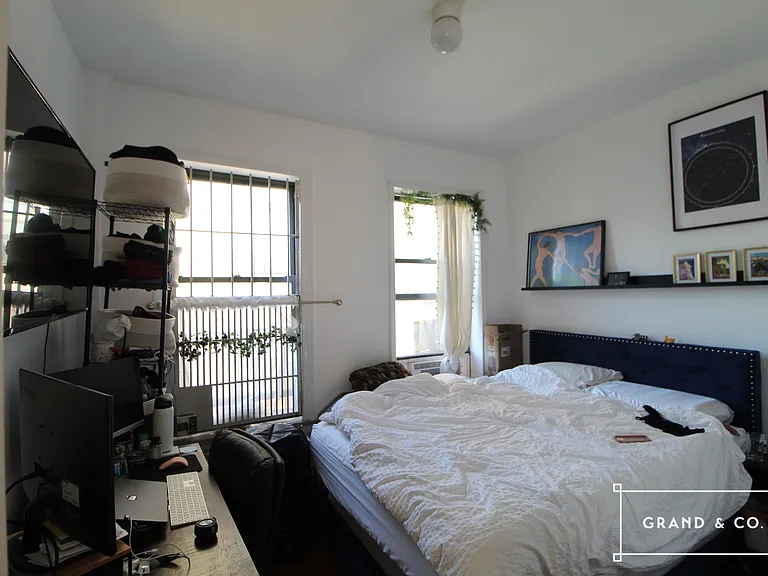 14 Maujer St #14 — Photo 5
