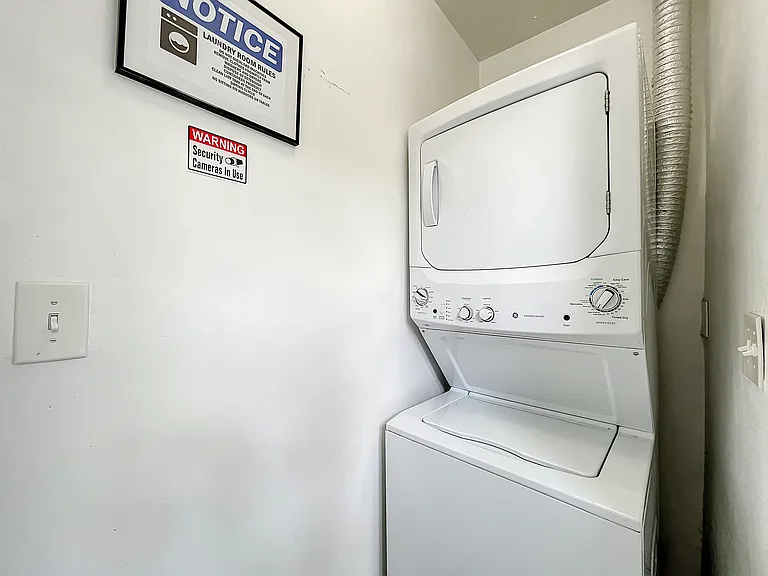 1711 Washington St #5 — Photo 7