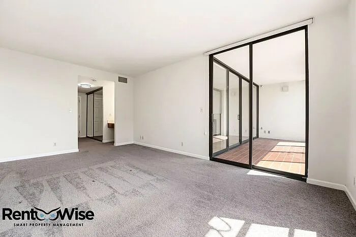 555 Laurel Ave #303 — Photo 46