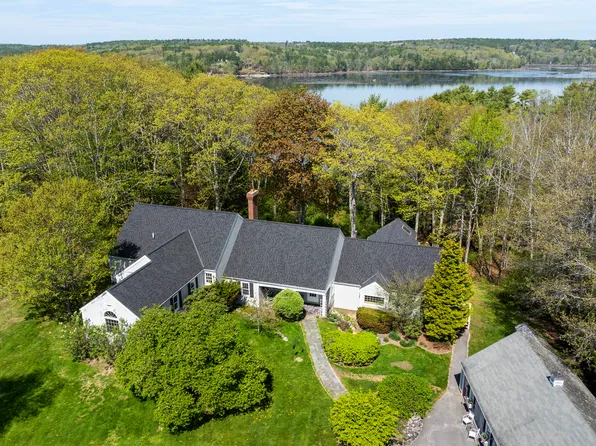 31 Woodward Farm Road, Bristol, ME 04539