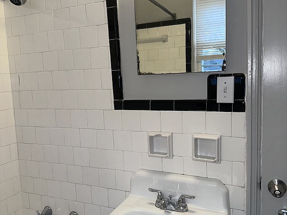 5th image of 100 Lewis Dr APT 20-K