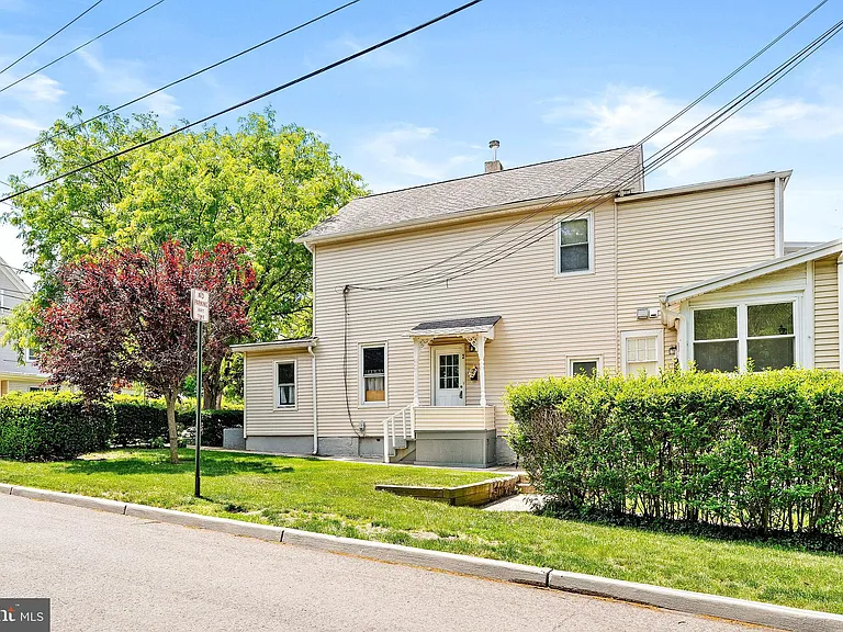 106 Spruce St #2 — Photo 3
