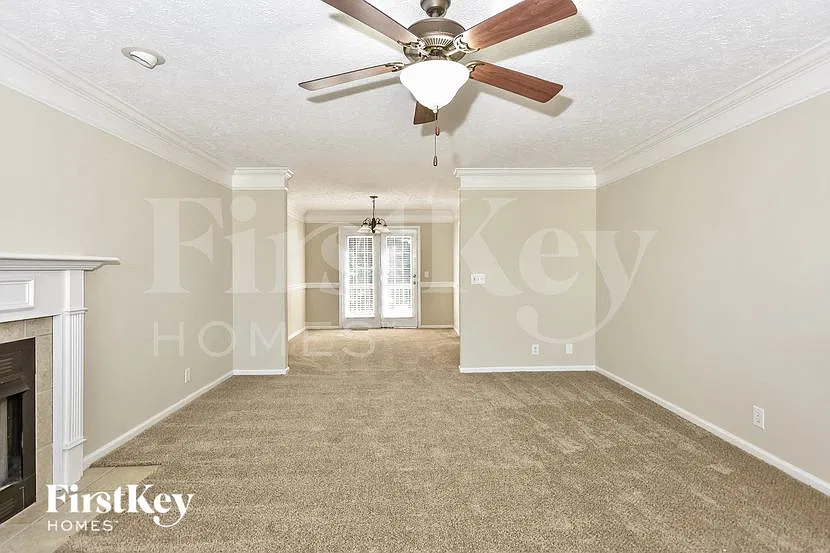 3 bed, 2.5 bath, 2006 sqft, $1,815 — Photo 4