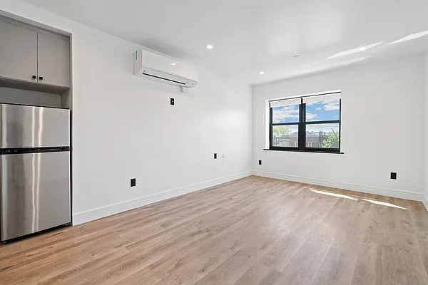 Rented by Nest Seekers International | media 14