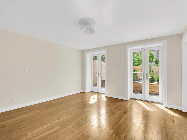 466 Henry St #1 — Photo 5
