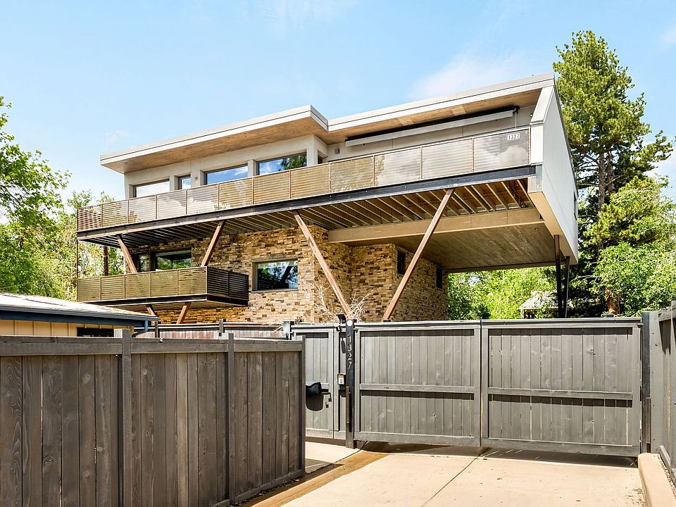 1st image of 1327 Balsam Ave