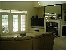 4th image of 3986 Capitol Dr