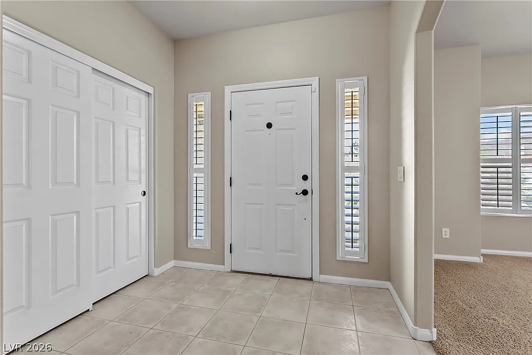 3 bed, 2.5 bath, 2257 sqft, $3,700 — Photo 3