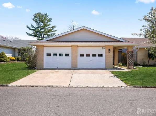 701 Croydon Rd #A, Monroe Township, NJ 08831
