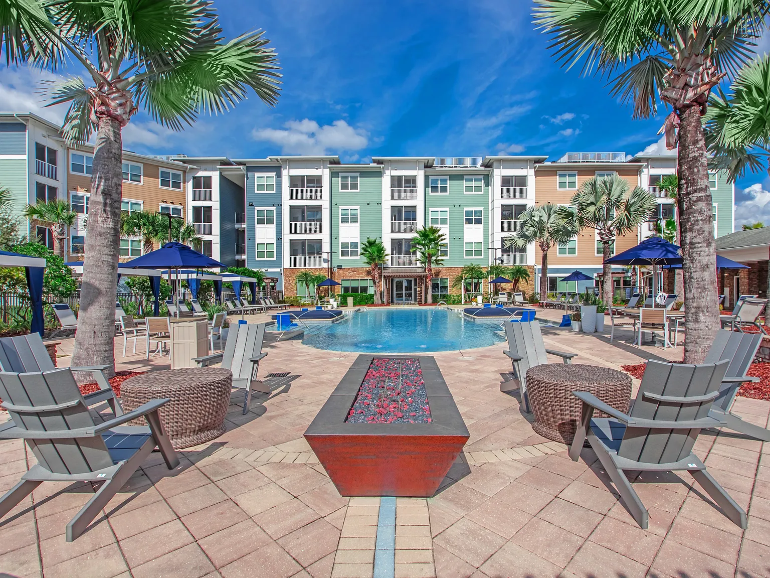 Sola South Lux Apartments — Photo 2