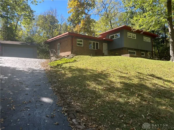 1535 Winding Trl, Springfield, OH 45503