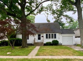 240 Belvedere Dr, Massapequa Park, NY 11762