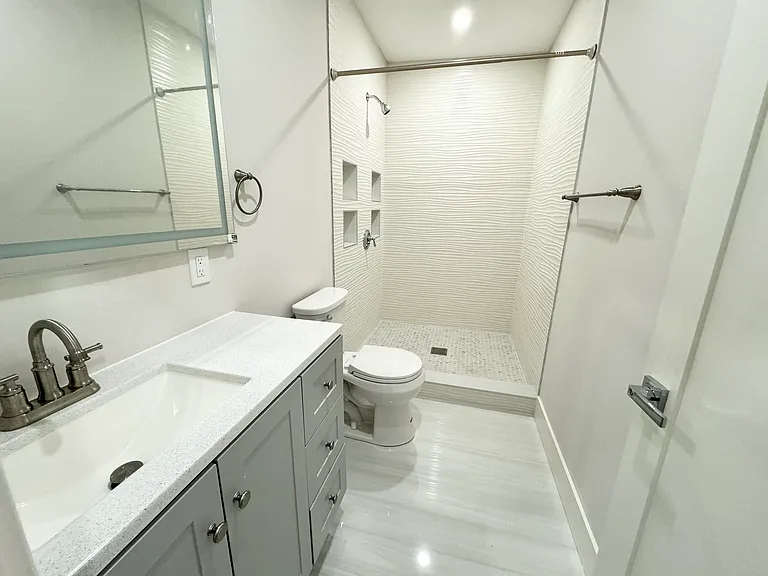 147 E Cottage St #3 — Photo 7