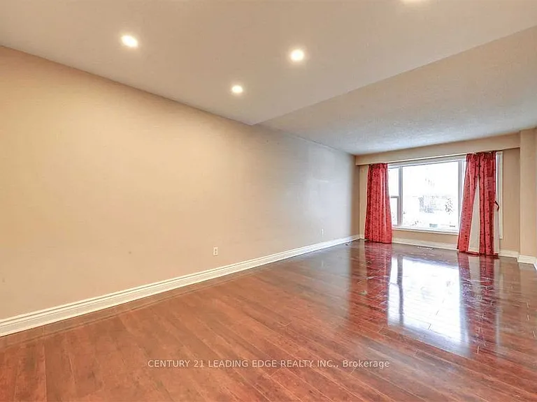 45 Burkwood Cres — Photo 6